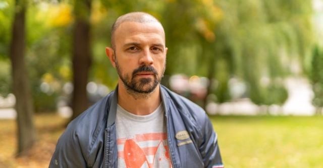 Ünlü oyuncu Ertan Saban'ın kardeşi de ünlü çıktı!