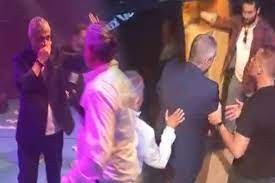 Mersin'de düzenlenen Cengiz Kurtoğlu konserinde yangın çıktı