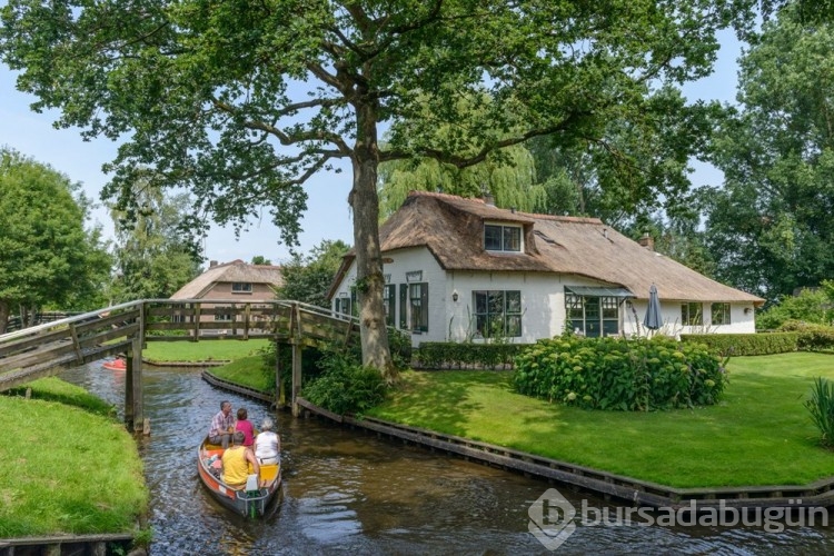 Hollanda'nın araba yolu olmayan köyü: Giethoorn