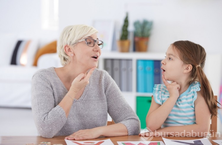 Yaşlandıkça neden sesimiz değişir? 