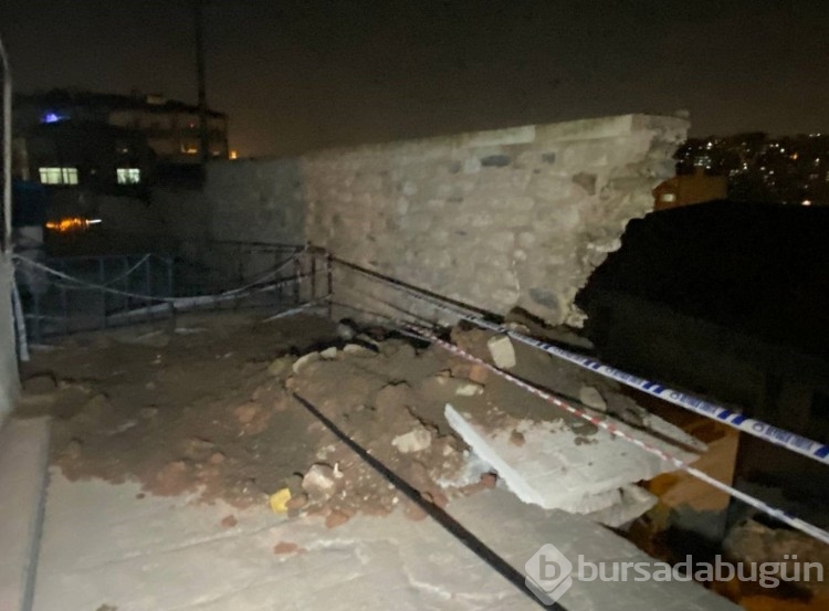 İstinat duvarı okulun bahçesine çöktü