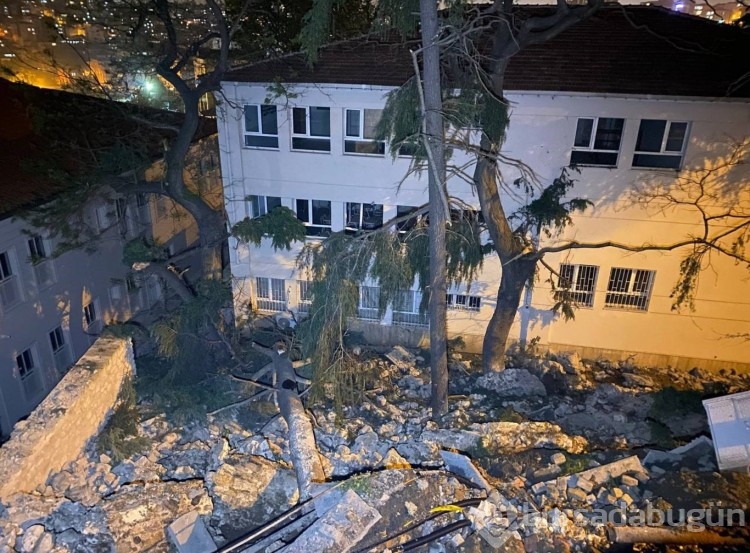 İstinat duvarı okulun bahçesine çöktü