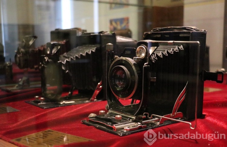 Fotoğraf Makinesi Müzesi'nde depremin hasarları onarılıyor