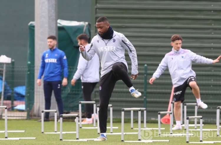 Trabzonspor'da takımdan ayrılacak isimler netleşiyor