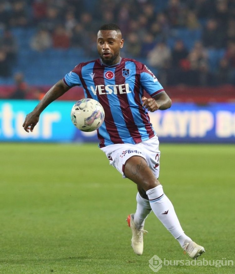 Trabzonspor'da takımdan ayrılacak isimler netleşiyor