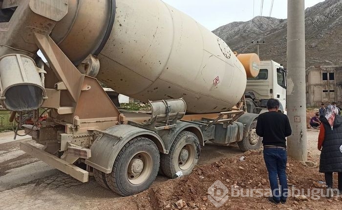16 yaşındaki kız çocuğuna beton mikseri çarptı