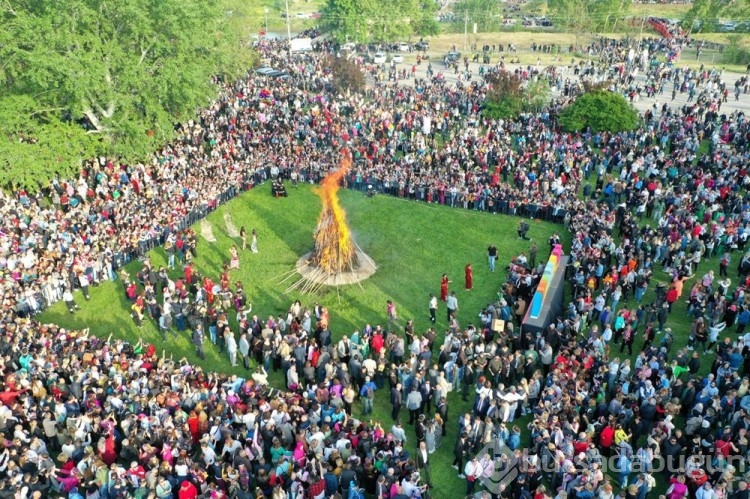 Edirne'de geleneksel Kakava ateşi yakıldı