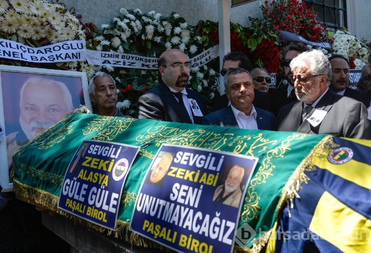 Zeki Alasya'nın vefatının üzerinden 8 yıl geçti... 