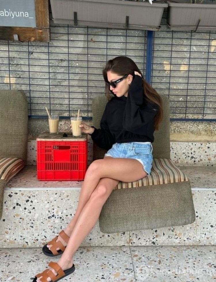 Dünyanın en güzel kızı Thylane Blondeau dekolteli poz verdi! 