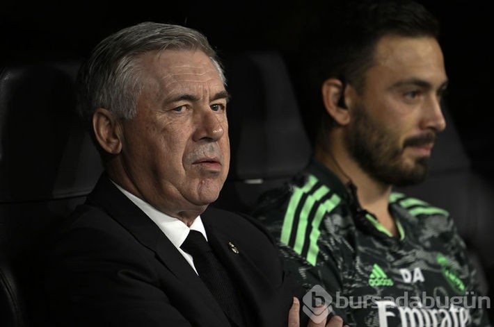 Ancelotti, Ferguson'u yakaladı!