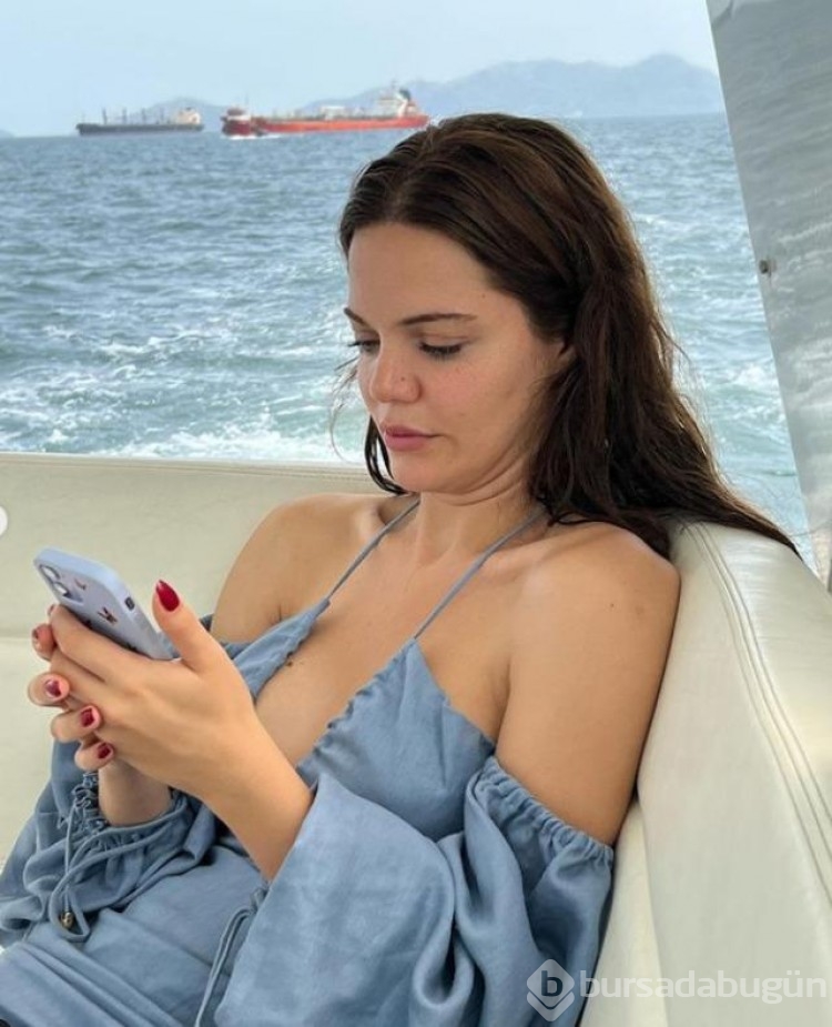 Oyuncu Hilal Altınbilek Photoshop'un dozunu kaçırdı! Sosyal medyanın diline düştü