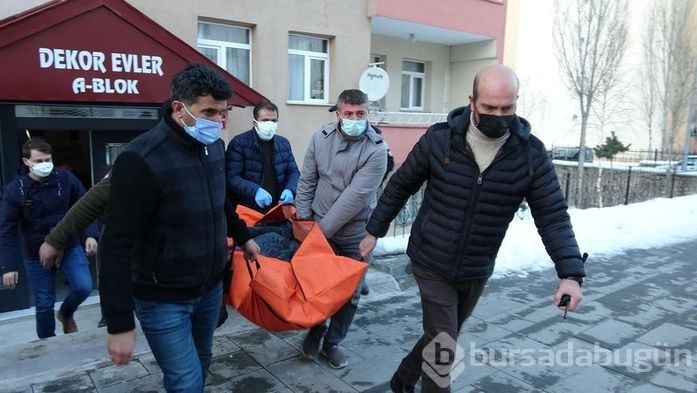 Eşini 14, kızını 28 kez bıçaklayıp öldürdü!