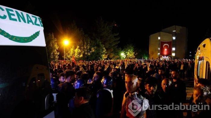 Kayalıklardan düşen güvenlik korucusu şehit oldu