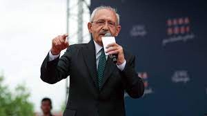 Araya adamlar koydular, görüşmek istediler
