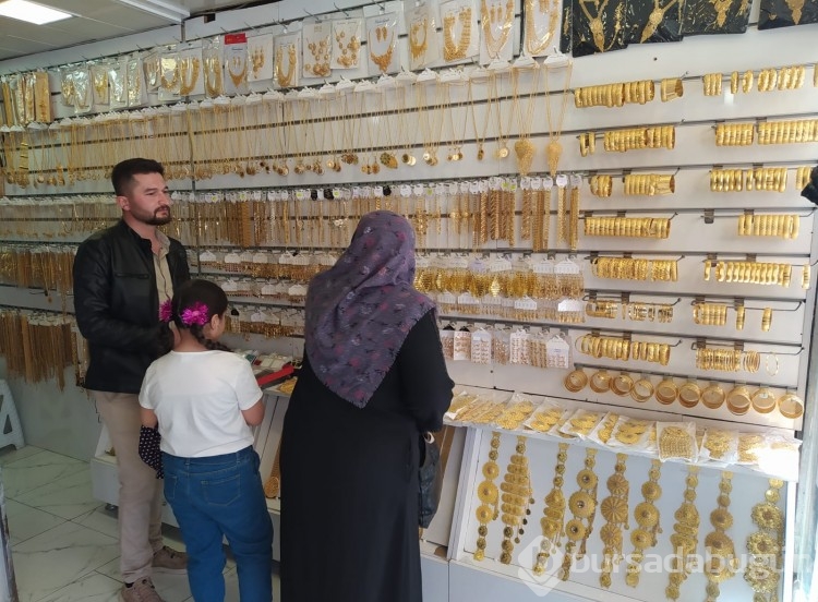 Düğün sezonuyla birlikte imitasyon takılara ilgi arttı