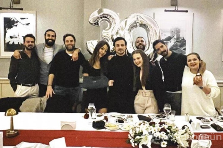 Oyuncu Mert Yazıcıoğlu, sevgilisi Dilan Çiçek Deniz'i bir an olsun yalnız bırakmıyor