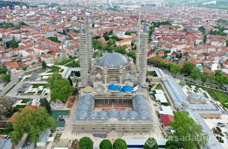 Selimiye Camisi'nde ana kubbe aleminin montajına başlandı