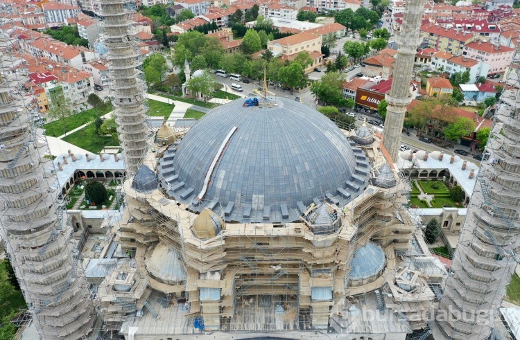 Selimiye Camisi'nde ana kubbe aleminin montajına başlandı
