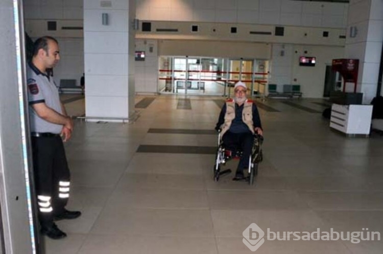 Bacağı ve kolunu kaybeden depremzede oy kullanmak için tedavisine ara verdi