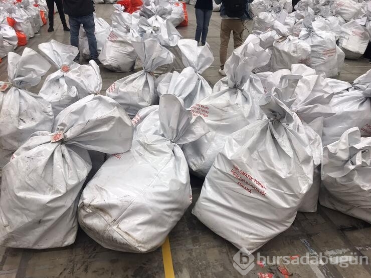 Yurt dışında kullanılan oylar seçim sandıklarına konuldu