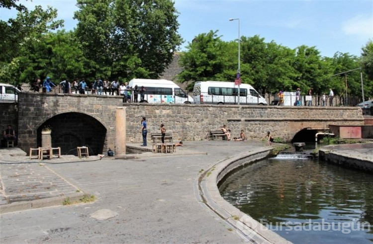 Havanın ısınmasıyla çocukların tehlikeli eğlencesi başladı