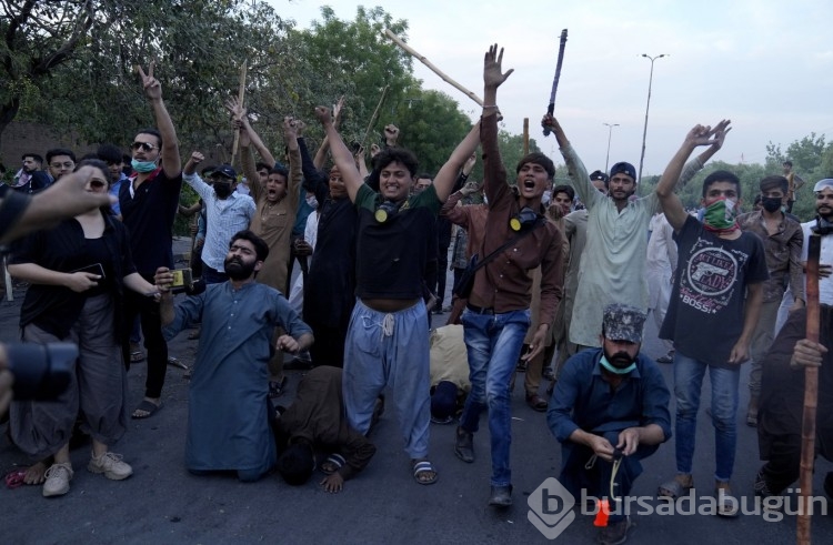 Pakistan'da mahkeme, eski Başbakan Han'a 2 hafta süreyle "geçici kefalet" verdi
