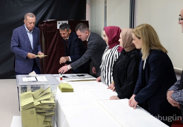 Cumhurbaşkanı adayları ve liderler oylarını kullandı
