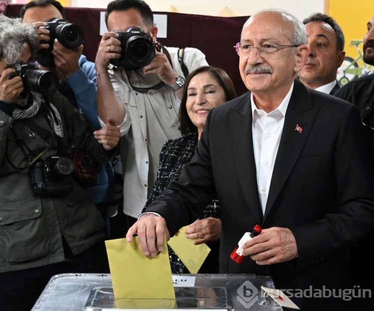 Cumhurbaşkanı adayları ve liderler oylarını kullandı
