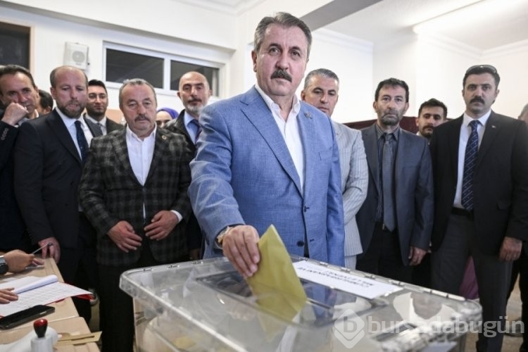 Cumhurbaşkanı adayları ve liderler oylarını kullandı
