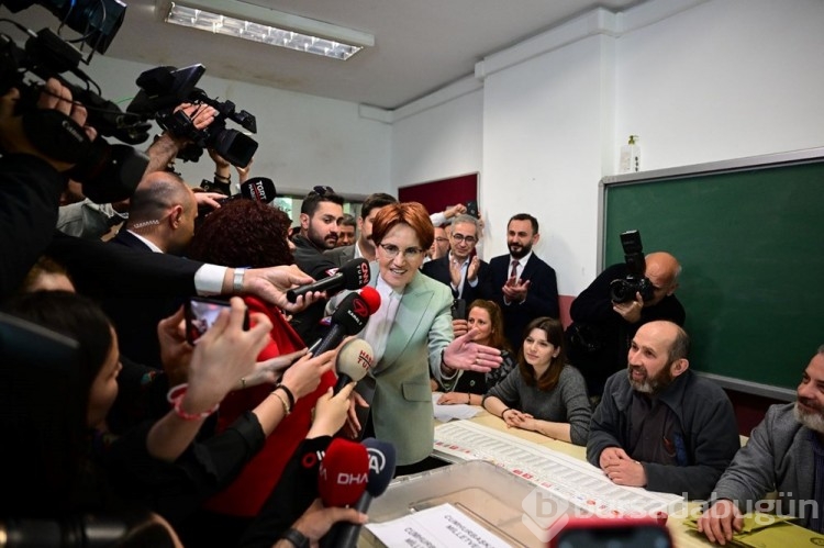 Cumhurbaşkanı adayları ve liderler oylarını kullandı
