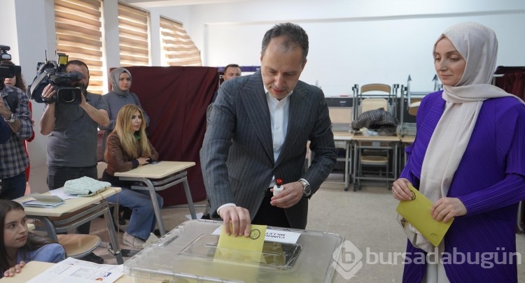 Cumhurbaşkanı adayları ve liderler oylarını kullandı
