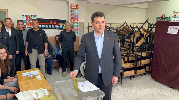 Cumhurbaşkanı adayları ve liderler oylarını kullandı

