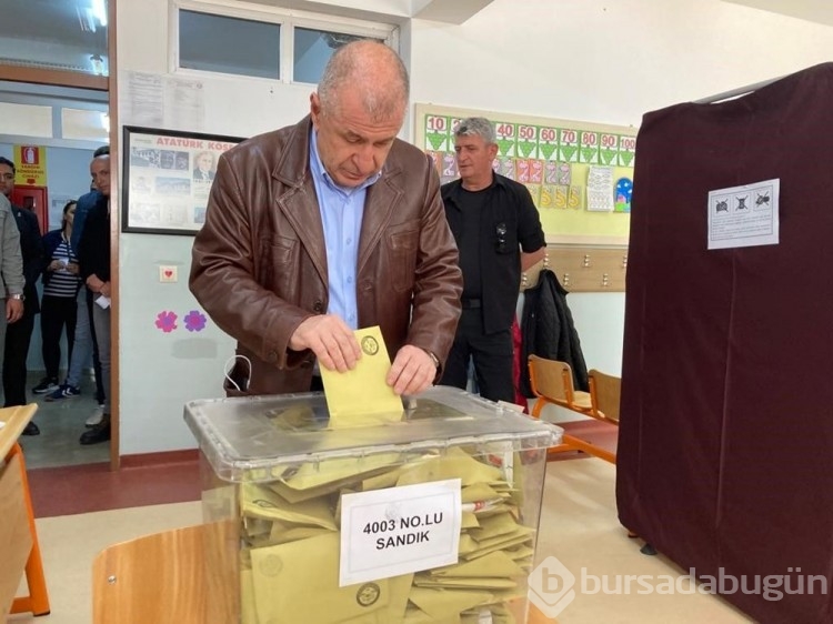 Cumhurbaşkanı adayları ve liderler oylarını kullandı
