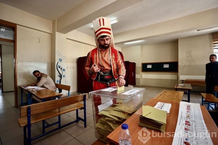 Sandık başından ilginç kareler
