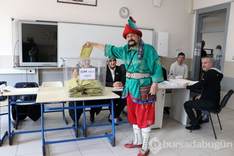 Sandık başından ilginç kareler
