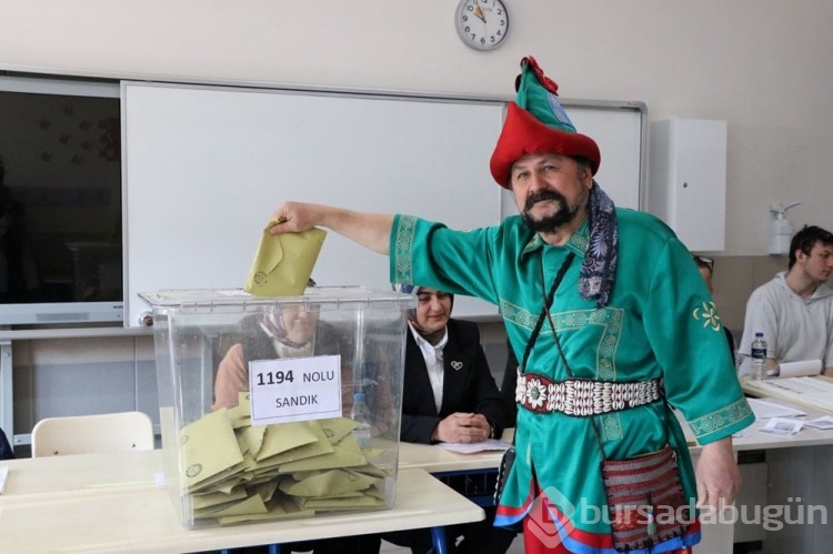 Sandık başından ilginç kareler
