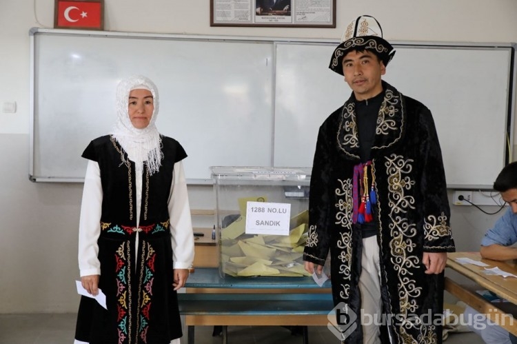 Sandık başından ilginç kareler
