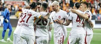 Galatasaray, puan farkını maç fazlasıyla 8'e çıkardı