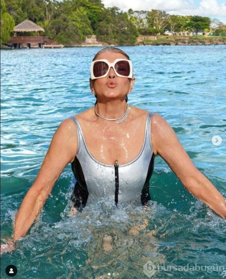 Martha Stewart 81 yaşında mayoyla poz verd