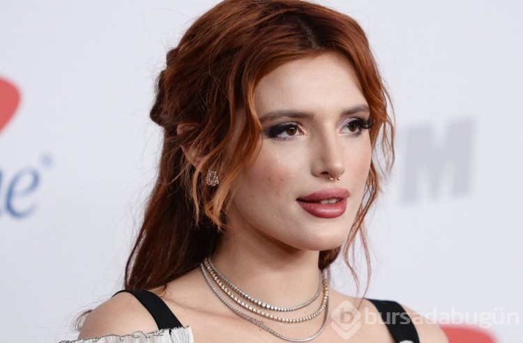 Oyuncu ve şarkıcı Bella Thorne'un bornozlu paylaşımı dikkat çekti