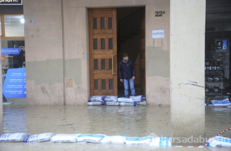 Sel felaketi can aldı!