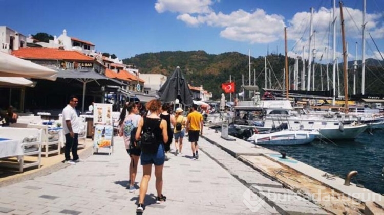 Marmaris'e 480 yolculu kruvaziyer gemisi Gümrüklü Limanı'na demir attı
