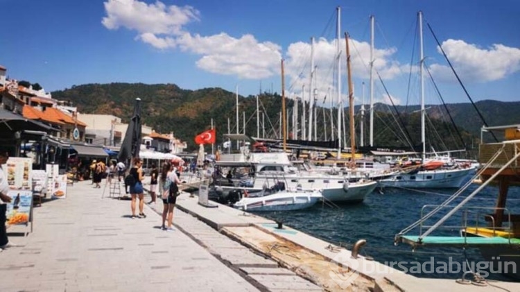 Marmaris'e 480 yolculu kruvaziyer gemisi Gümrüklü Limanı'na demir attı