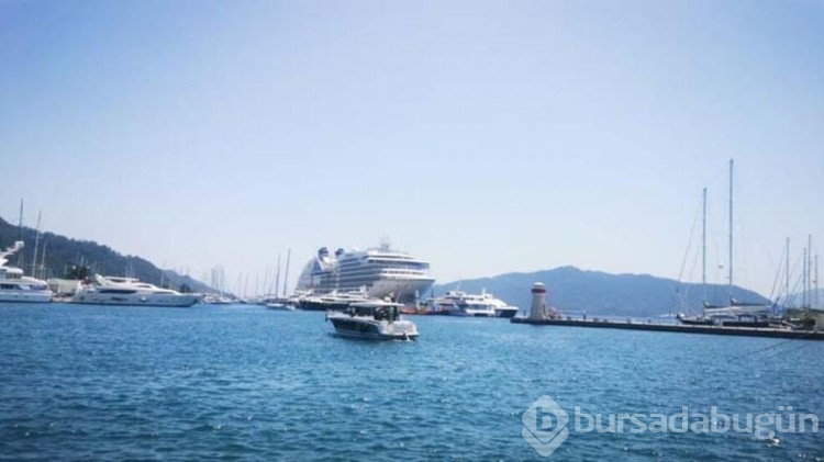 Marmaris'e 480 yolculu kruvaziyer gemisi Gümrüklü Limanı'na demir attı