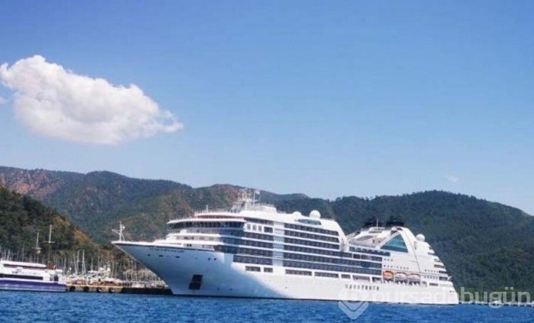 Marmaris'e 480 yolculu kruvaziyer gemisi Gümrüklü Limanı'na demir attı