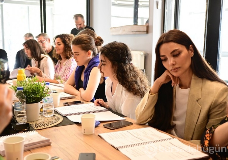 Üvey Anne dizisinde yeni gelişmeler yaşandı