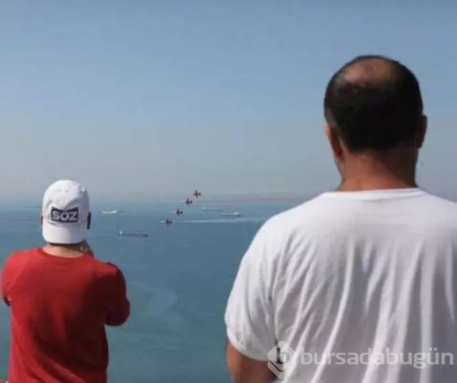 Türk Yıldızları göklerde