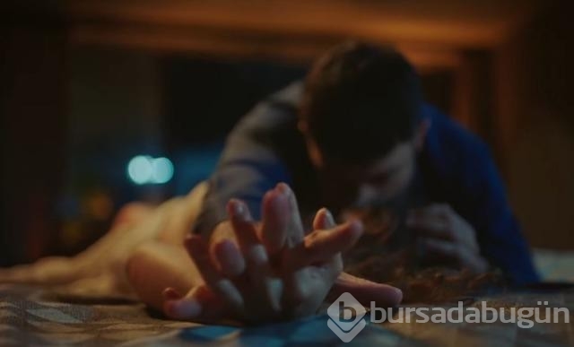 Demet Özdemir ve Engin Akyürek'i tutkulu sahneleri bitmek bilmiyor!