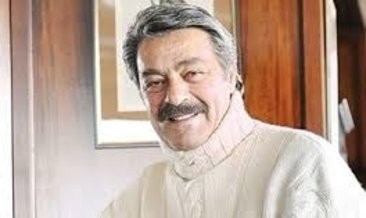 Usta oyuncu Kadir İnanır Bebek'te objektiflere yansıdı 