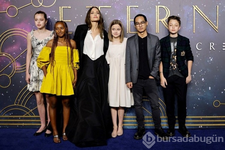 Angelina Jolie moda dünyasına atıldı